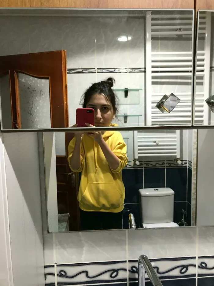 Funny mirror placement picture 