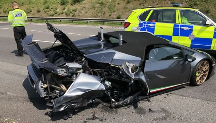 Un Lamborghini se estrella 20 minutos después de ser comprado