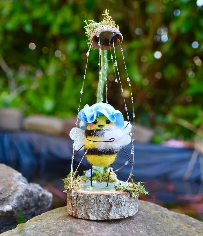 Shower Time Bee