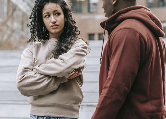 34 Subtle Red Flags That Indicate Someone Is A Bad Person