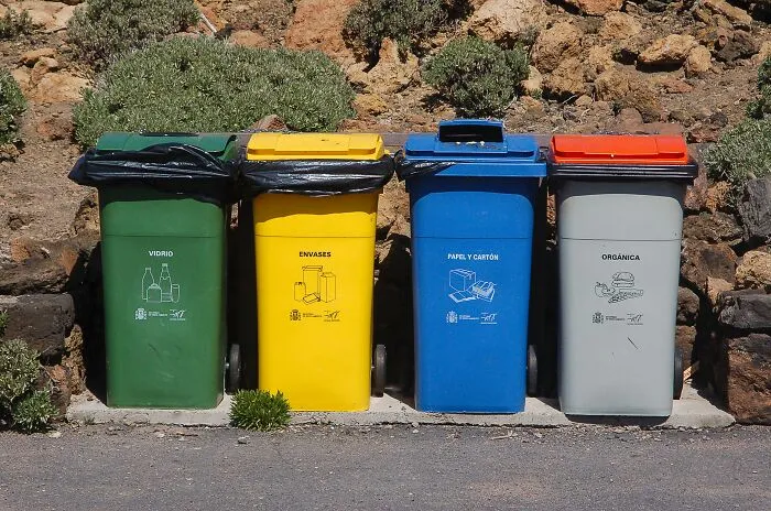 Waste Collectors Share 27 Trashy Things That People Do To Unintentionally Upset Them