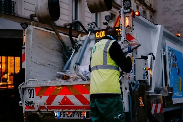Waste Collectors Share 27 Trashy Things That People Do To Unintentionally Upset Them