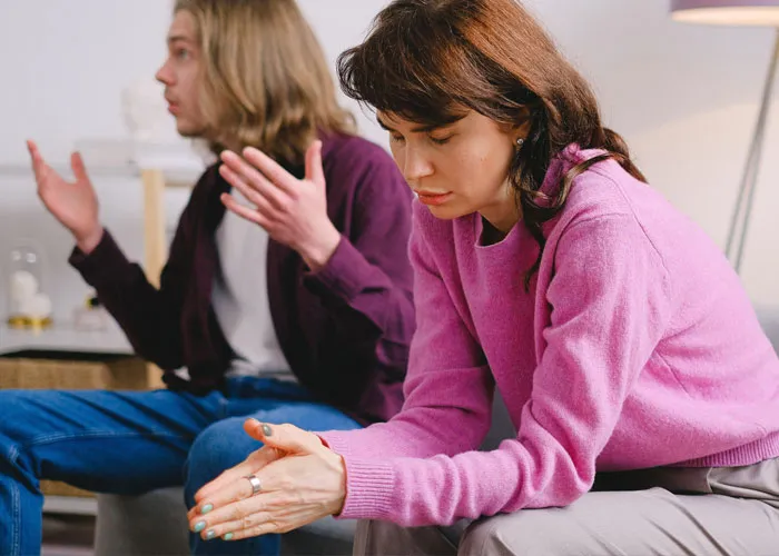 34 Subtle Red Flags That Indicate Someone Is A Bad Person