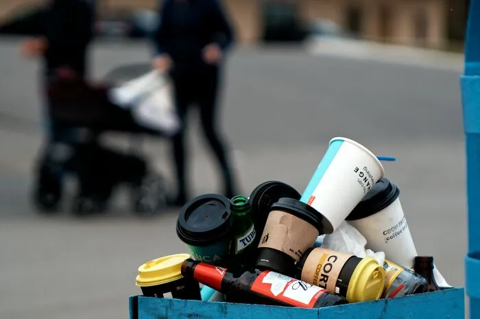 Waste Collectors Share 27 Trashy Things That People Do To Unintentionally Upset Them