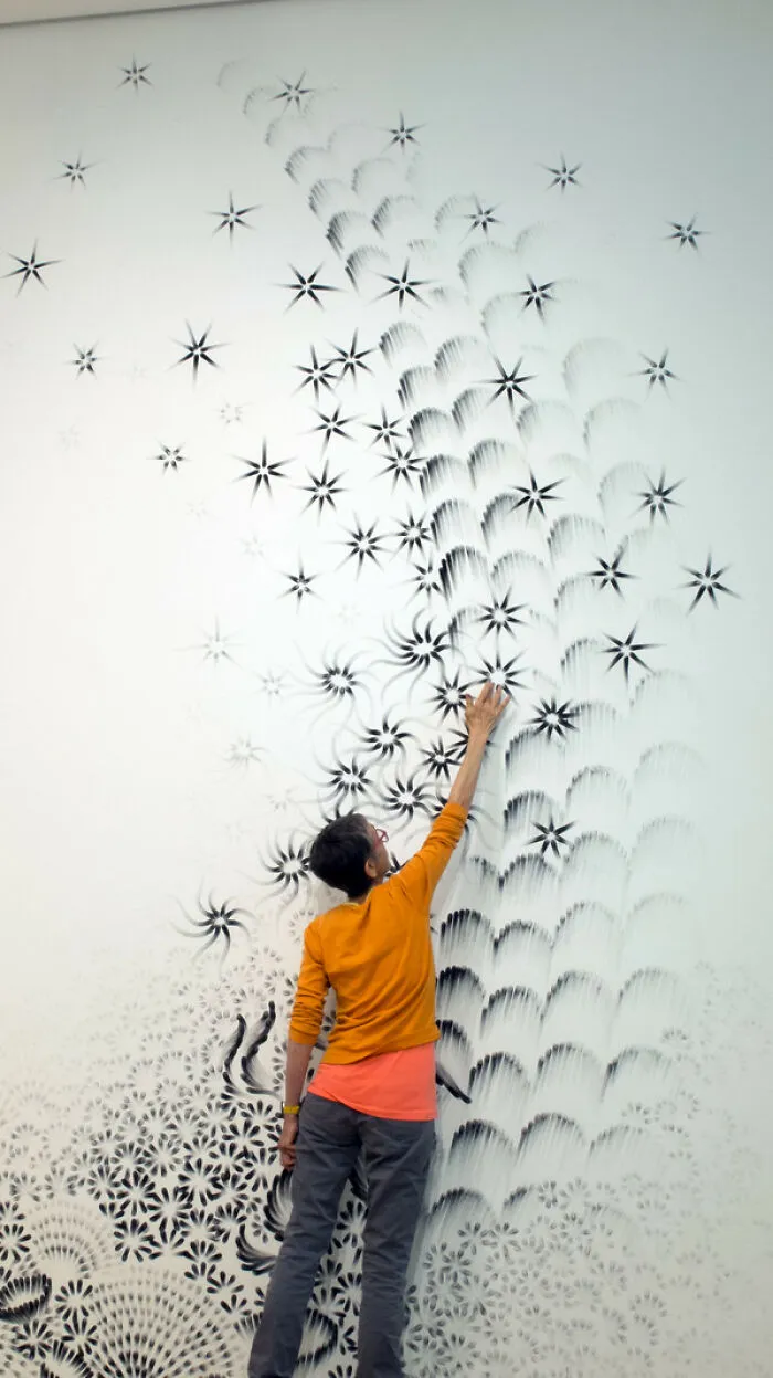 30 Incredible Drawings That Were Painted With Nothing But Fingers And Charcoal Dust By Judith Braun