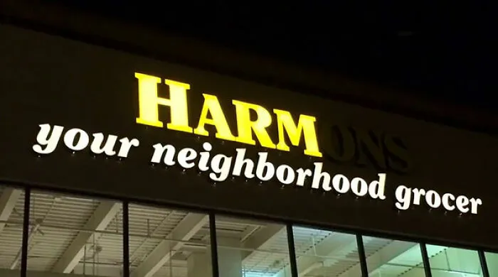 32 Of The Funniest Sign Fails You Won't Believe Actually Happened
