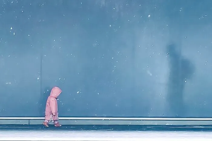 30 Funny Accidental Images That Were Taken At The Right Time And Place By This Street Photographer (New Pics)