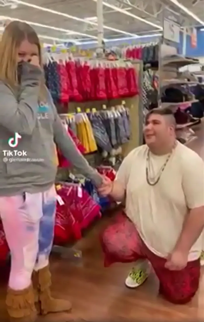 “That’s It, I’m Proposal Shaming”: 30 Times People Couldn’t Hold Back From Roasting Tragic Proposals