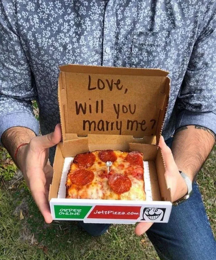“That’s It, I’m Proposal Shaming”: 30 Times People Couldn’t Hold Back From Roasting Tragic Proposals