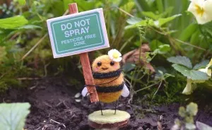 I Needle Felted Some Busy Bees (30 Pics)