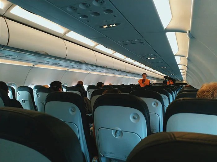 40 Common Etiquette Mistakes To Avoid On Your Next Flight, As Told By Frequent Fliers