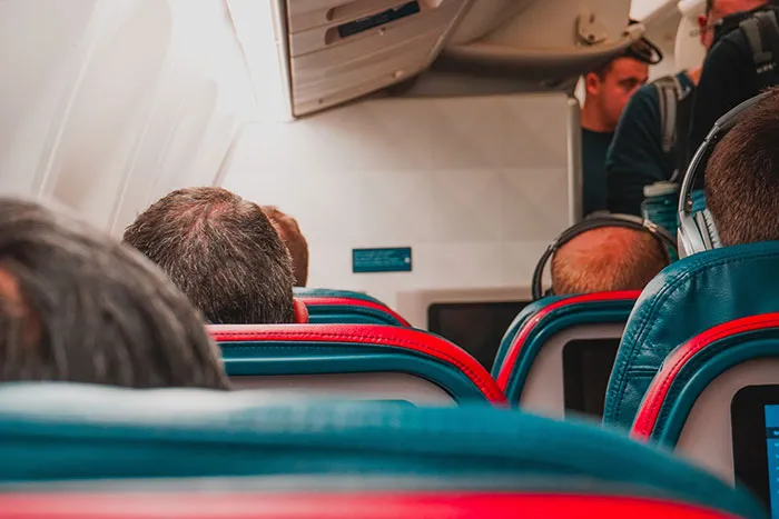 "¿Cuáles son las reglas tácitas al viajar en avión?": 30 respuestas