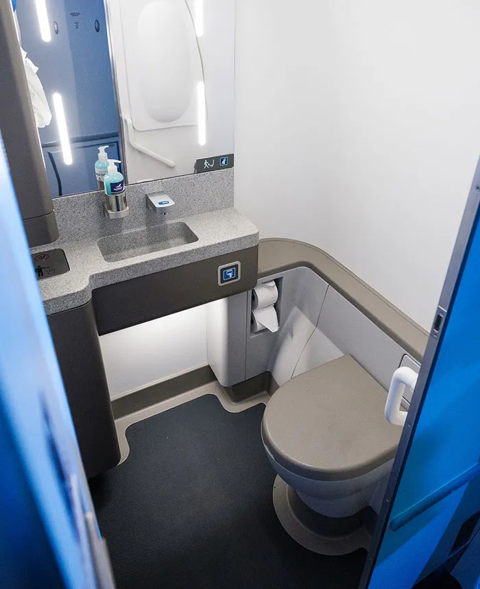 "¿Cuáles son las reglas tácitas al viajar en avión?": 30 respuestas