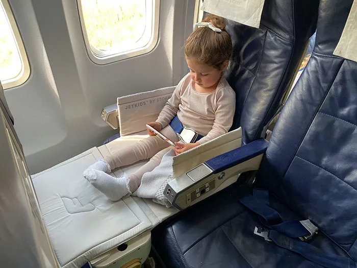 40 Common Etiquette Mistakes To Avoid On Your Next Flight, As Told By Frequent Fliers