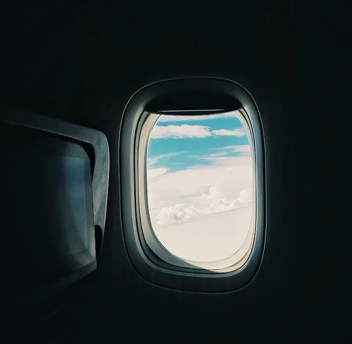 40 Common Etiquette Mistakes To Avoid On Your Next Flight, As Told By Frequent Fliers
