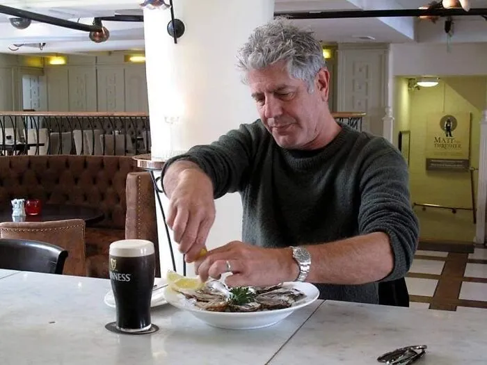 Anthony Bourdain sobre Dublín - "Si tienes algún tipo de corazón, de alma, de aprecio por tus semejantes, de aprecio por la palabra escrita o simplemente de amor por una bebida perfectamente servida, no hay forma de que no te encante esta ciudad".