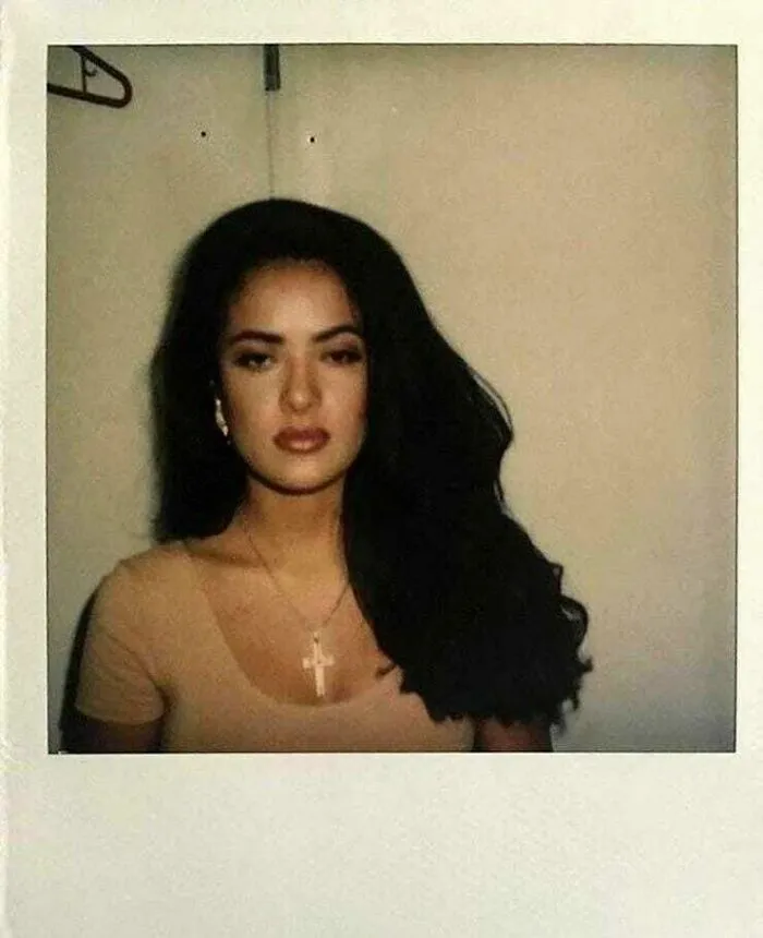 Foto polaroid de casting de Salma Hayek en 1995