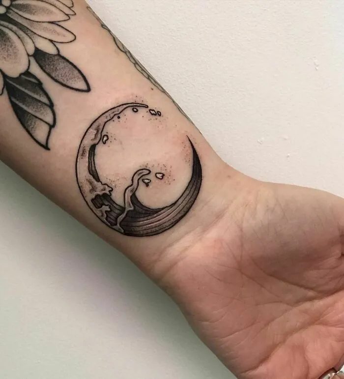 Wave Moon