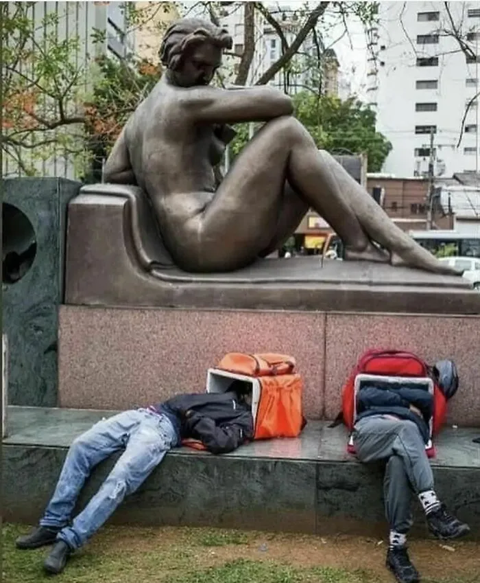 30 Imágenes irónicas demostrando perfectamente lo absurda que es la sociedad capitalista en la que vivimos