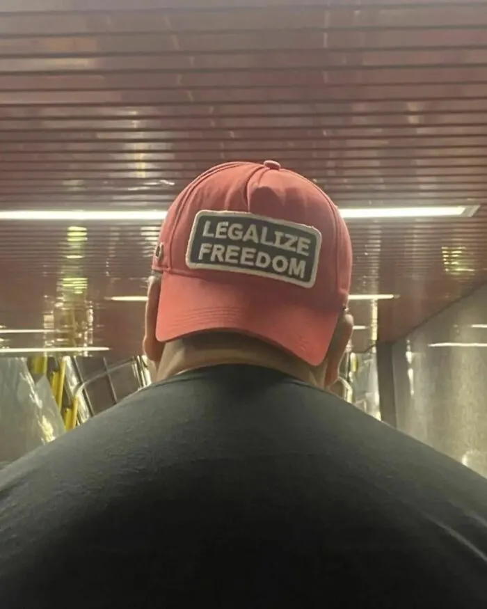 50 Ironic Pics That Perfectly Showcase The Absurdity Of Capitalism, As Shared On This Group