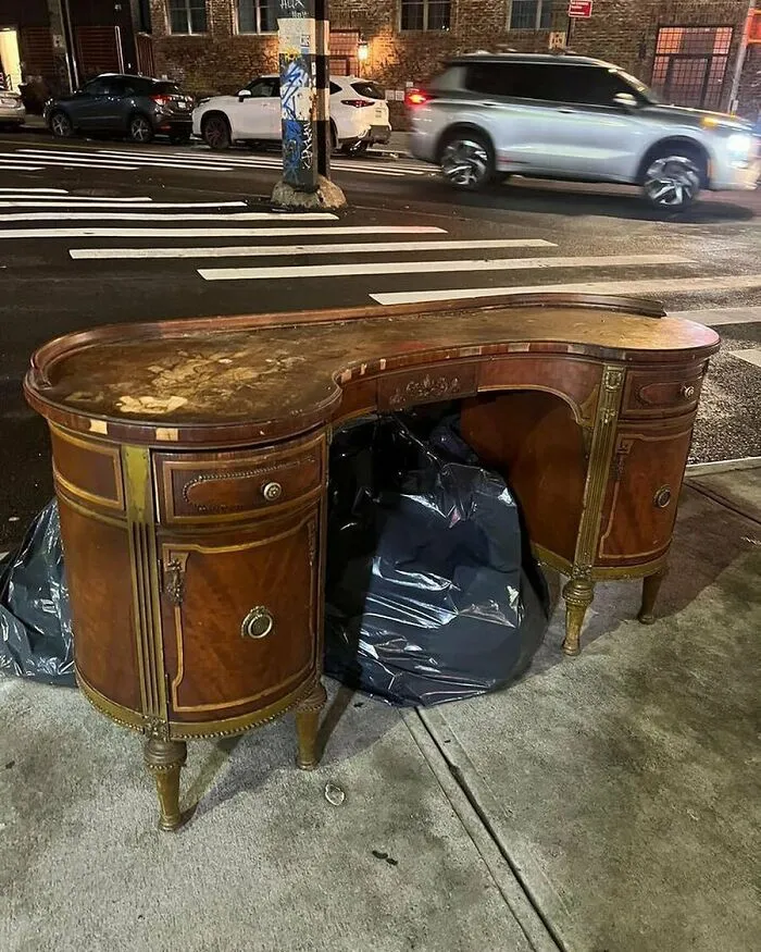 Needs Some Tlc But Otherwise Absolutely Stunning!!! Stockholm And Myrtle In Bushwick