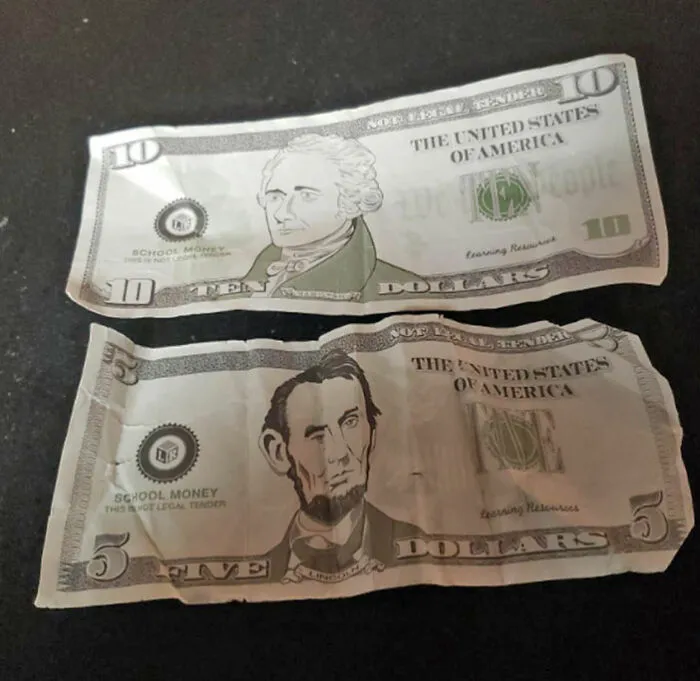I Was Told I Did An Excellent Job And Earned An "Early Christmas Gift." Instead I Came Back With A Fake $15 Tip