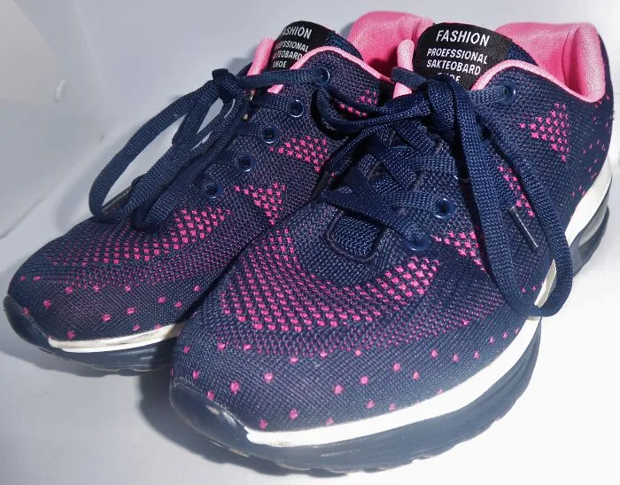 Fashion Proefssional Sakteobard Shoes From My Local Charity Shop. I'm Not A Proefssional Sakteobarder, But I Like The Shoes, Which I Find Very Comfy