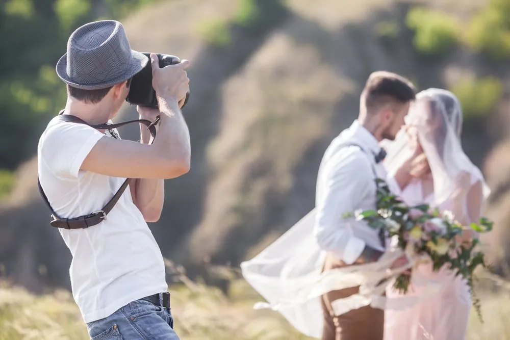 Woman Demands Refund From Wedding Photographer Four Years Later
