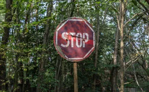 35 Examples Of Things Banned Around The World To Help You Avoid Awkward Situations While Traveling