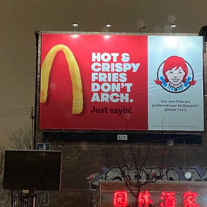 50 Times Marketing Specialists Stepped Up Their Game And Surprised People With These Cool Outdoor Adverts