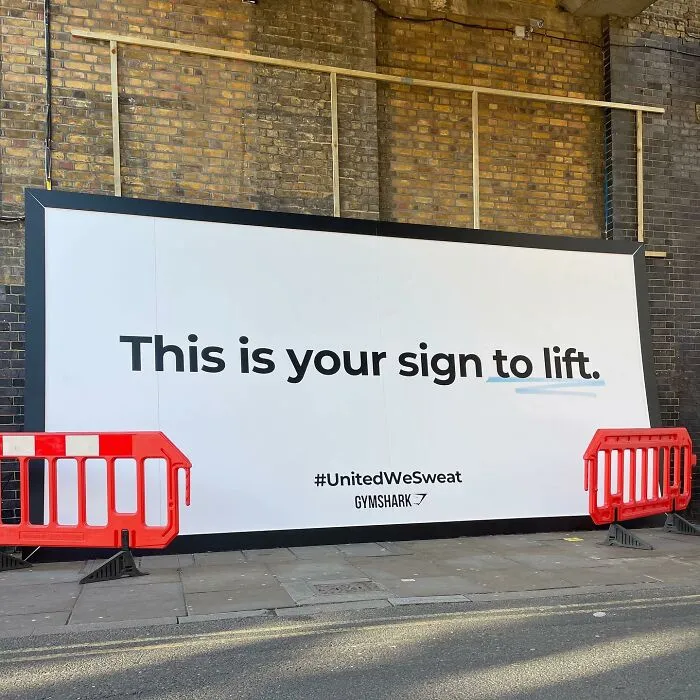 50 Times Marketing Specialists Stepped Up Their Game And Surprised People With These Cool Outdoor Adverts