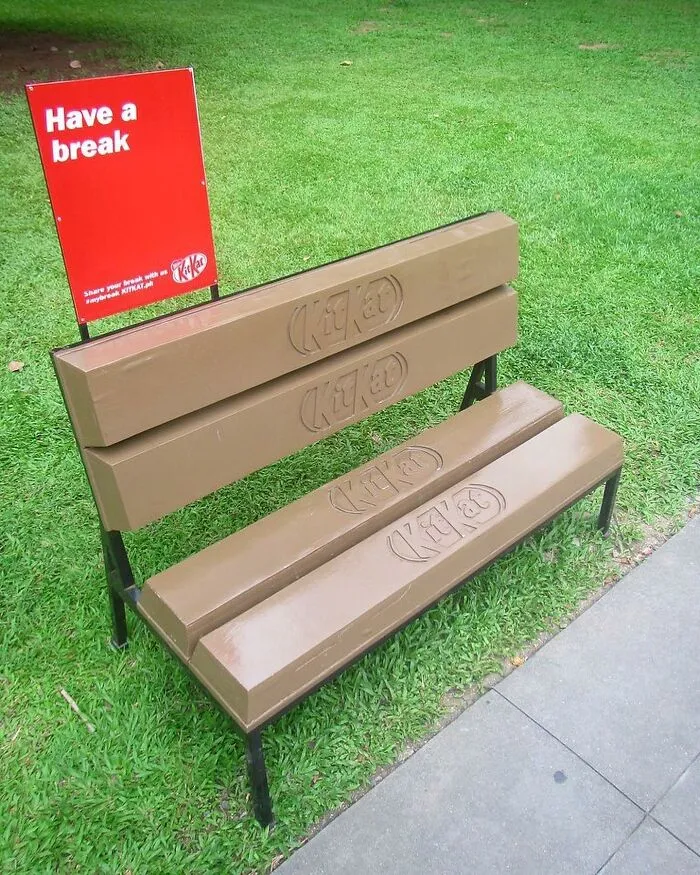 50 Times Marketing Specialists Stepped Up Their Game And Surprised People With These Cool Outdoor Adverts