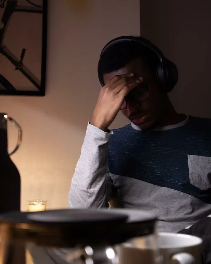 30 Revealing Signs Of Behavior That Indicate Someone Had A Traumatic Childhood