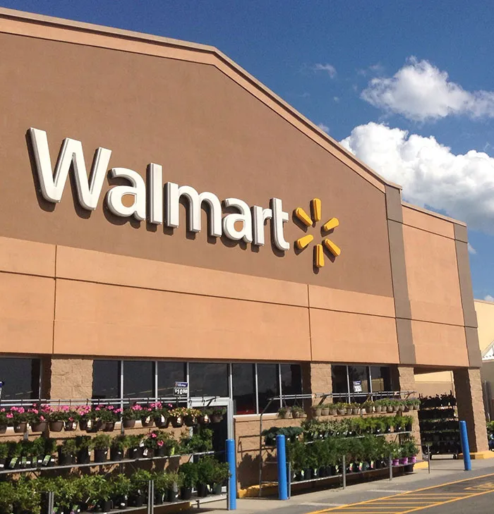 31 Times Rude Humans Mistook Others For Employees And Were Less Than Pleasant About It