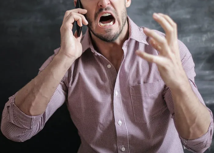 30 “Dead Giveaways” That Your Relationship Is Toxic