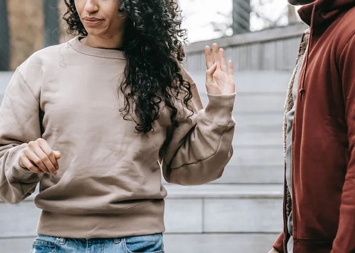 30 “Dead Giveaways” That Your Relationship Is Toxic