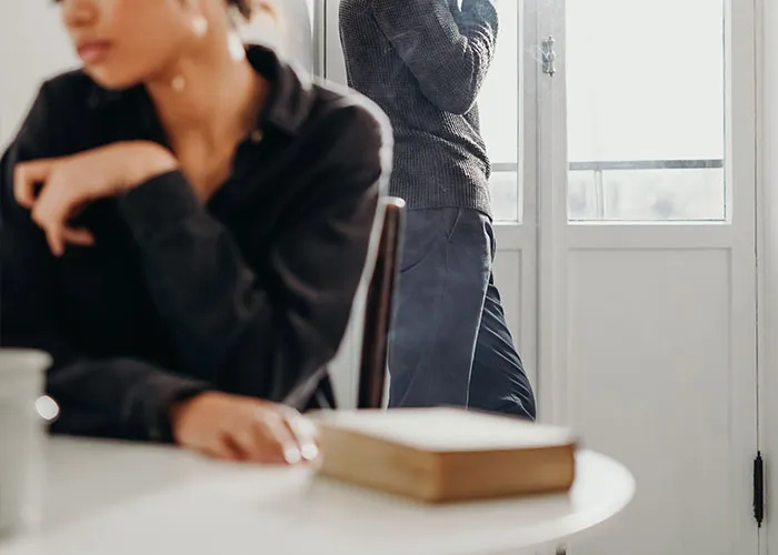 30 “Dead Giveaways” That Your Relationship Is Toxic