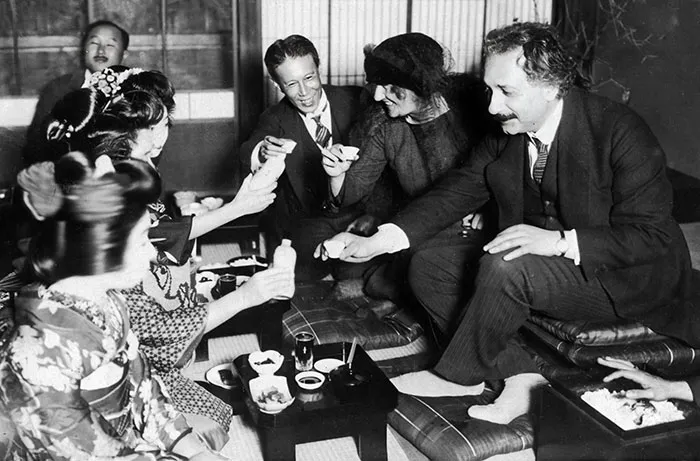 Albert y Elsa Einstein en Japón con anfitriones locales, 1922