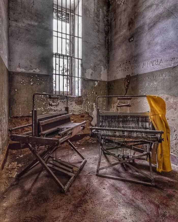 We Visited Abandoned Psychiatric Hospital With A Dark Story (10 Pics)