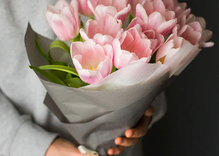Men Are Sharing Little Things Women Do That Make Them Feel Valued And Loved (30 Answers)