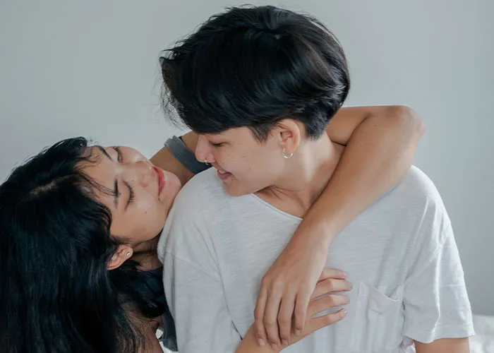 Men Are Sharing Little Things Women Do That Make Them Feel Valued And Loved (30 Answers)