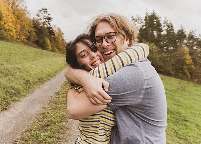 Men Are Sharing Little Things Women Do That Make Them Feel Valued And Loved (30 Answers)