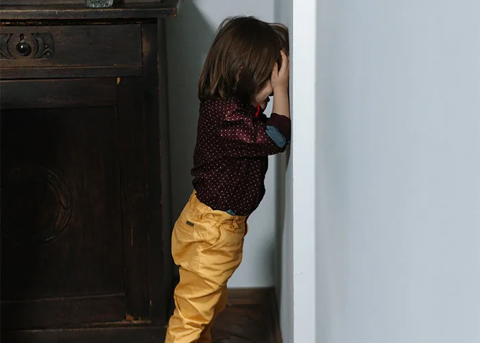 25 Señales de alarma que dicen "malos padres" a gritos