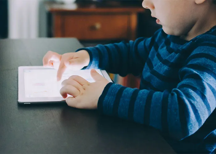 25 Señales de alarma que dicen "malos padres" a gritos