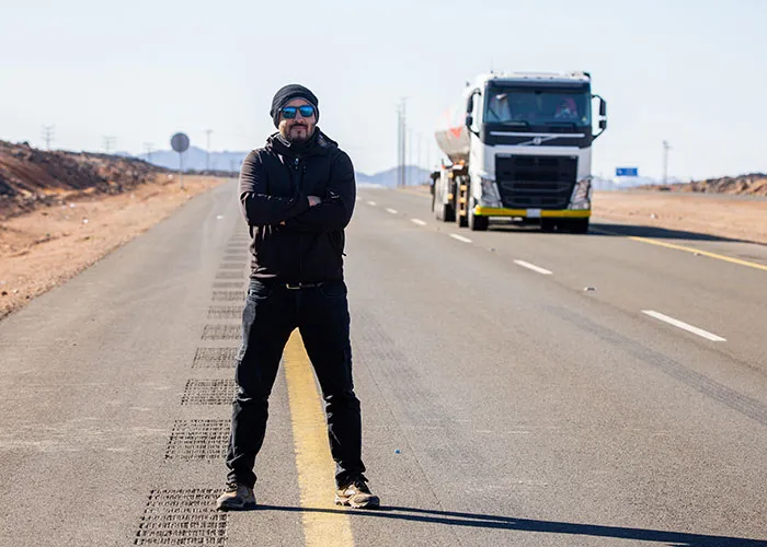 40 Signs Someone Is Trying To Look Way Cooler Than They Actually Are