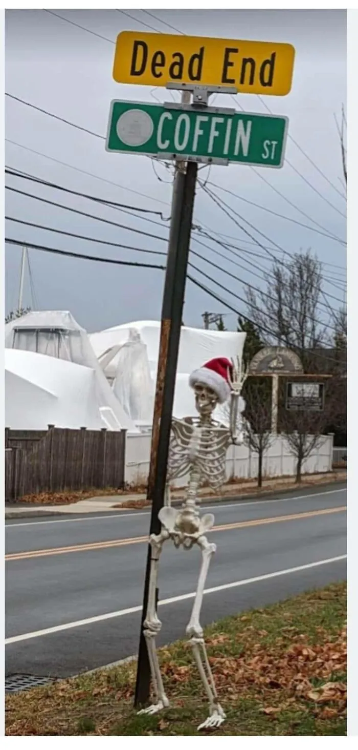 50 Silly, Funny, Dumb and Stupid Signs That People Have Shared In This Online Group