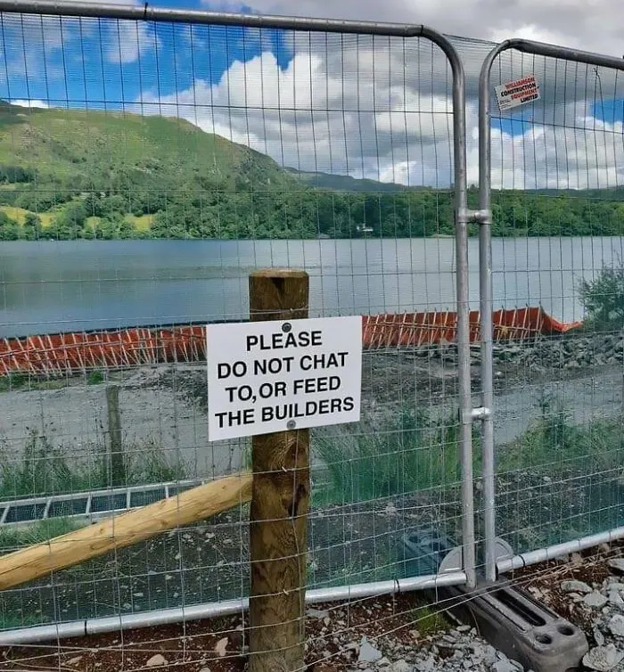 50 Silly, Funny, Dumb and Stupid Signs That People Have Shared In This Online Group