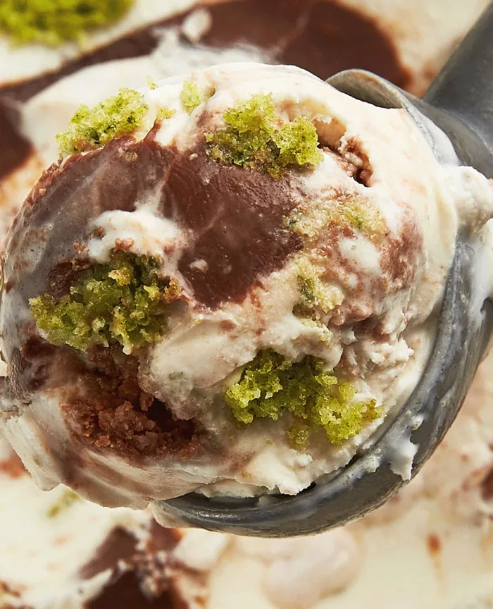 Ice cream with spinach 