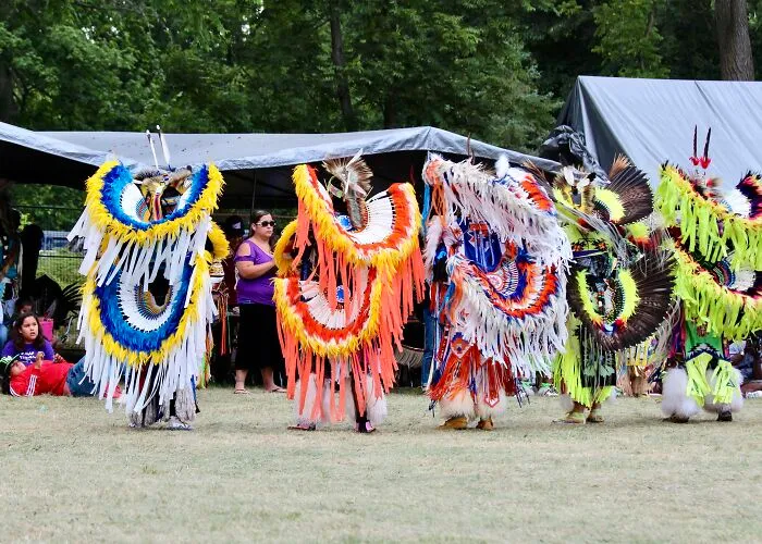 Powwow: 29 New Pictures Of Dancers And Their Beautiful Costumes