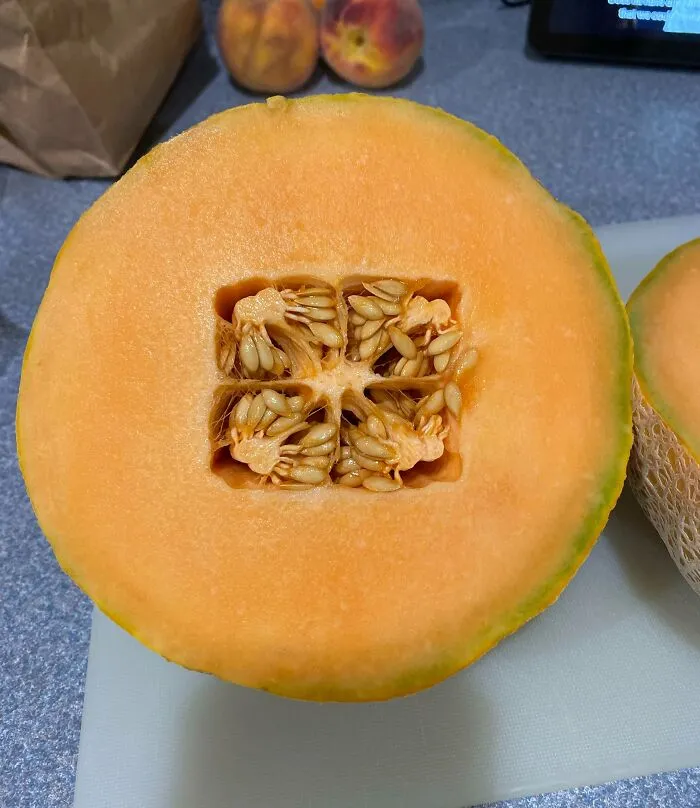 Corté un melón y su interior era cuadrado 